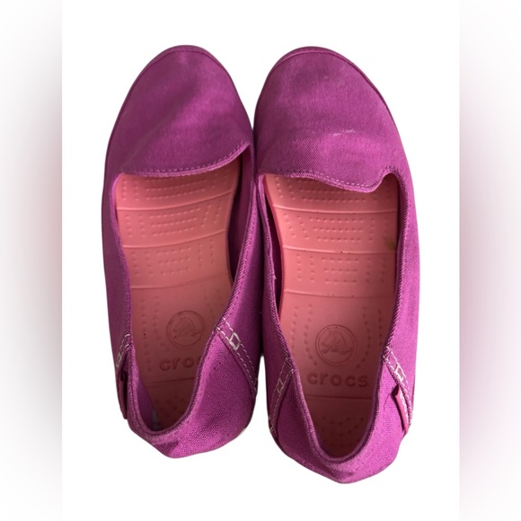 Casual Chic CROCS Women's Fuchsia Stretch Back Slip-On Flats Walking Shoes - Picture 6 of 10